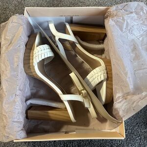 BCBGeneration Man Made Upper Bright White size 10